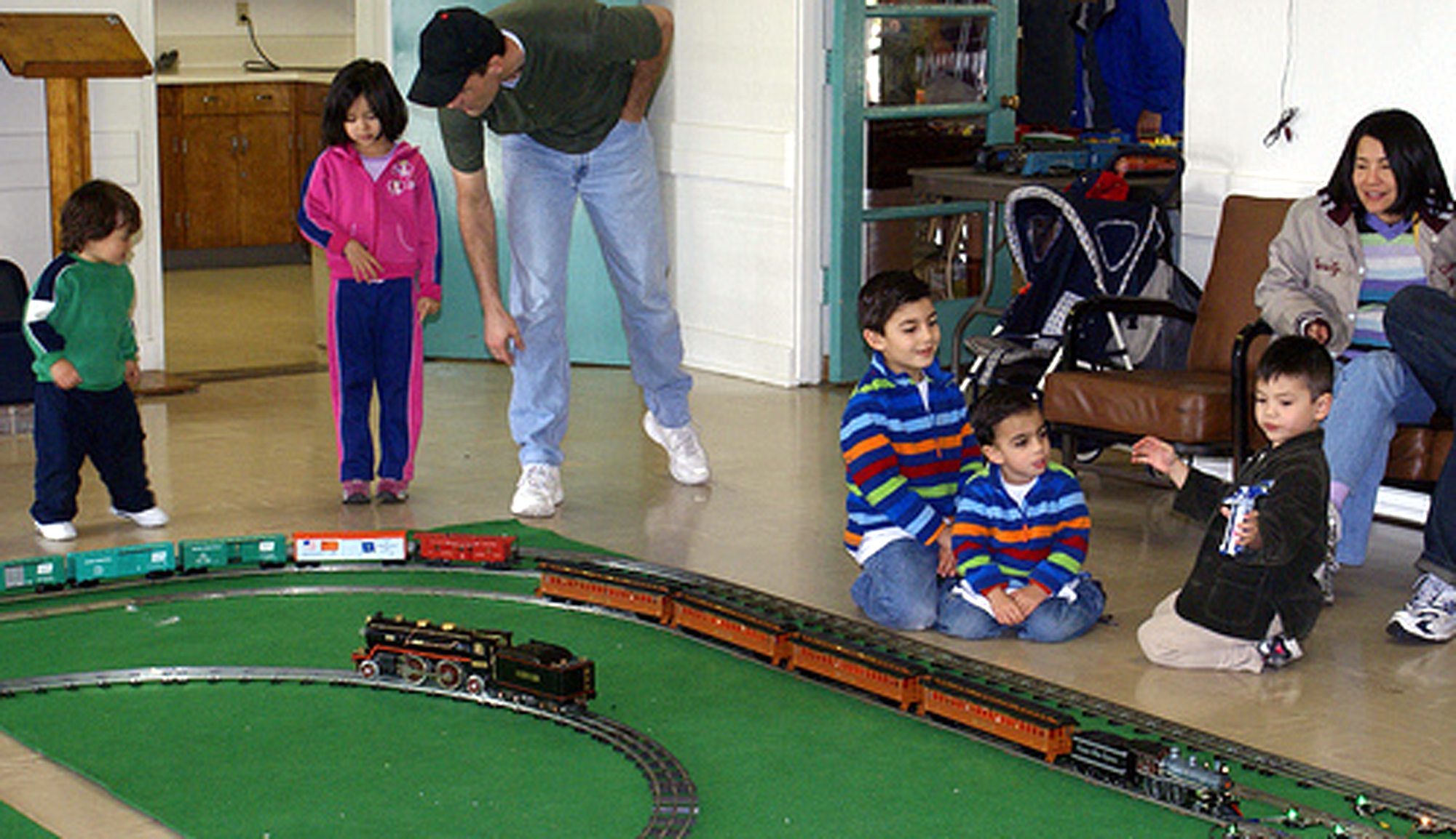 Kids enjoying the operating layout at the February 2008 meet